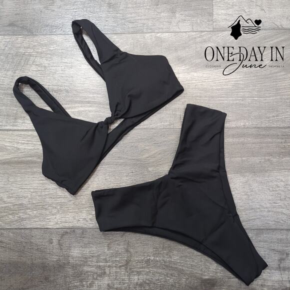 CharmLeaks Knot Front High Cut Bikini Swimsuit Size S - Picture 1 of 4